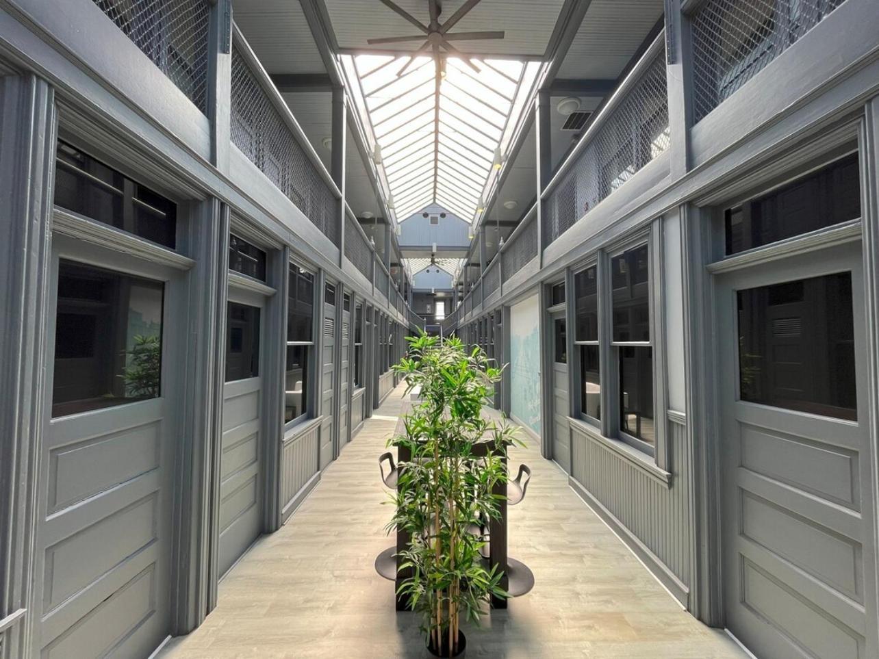 Apartamento Local Modern Getaway - Ground Floor Cleveland Exterior foto