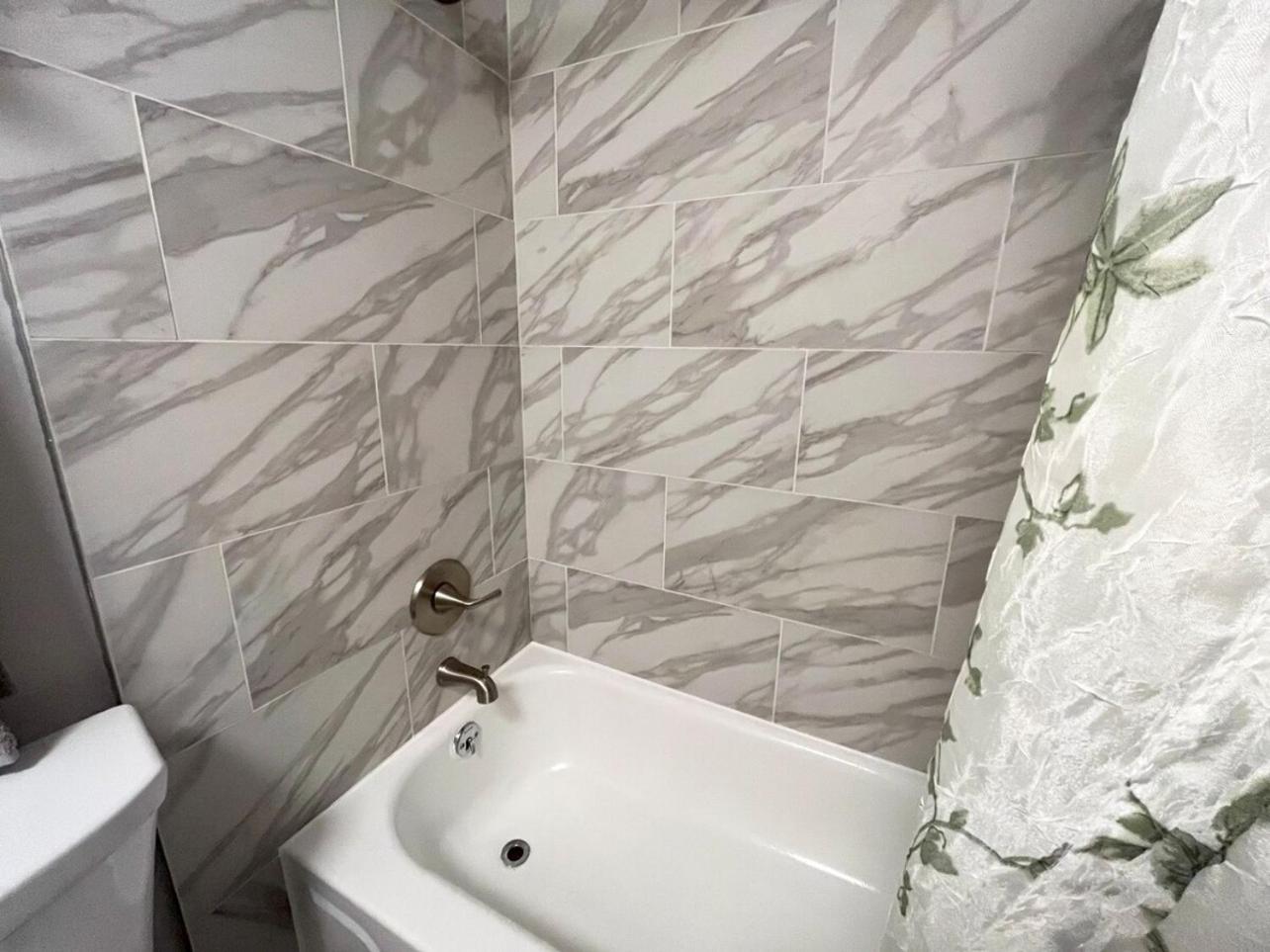 Apartamento Local Modern Getaway - Ground Floor Cleveland Exterior foto