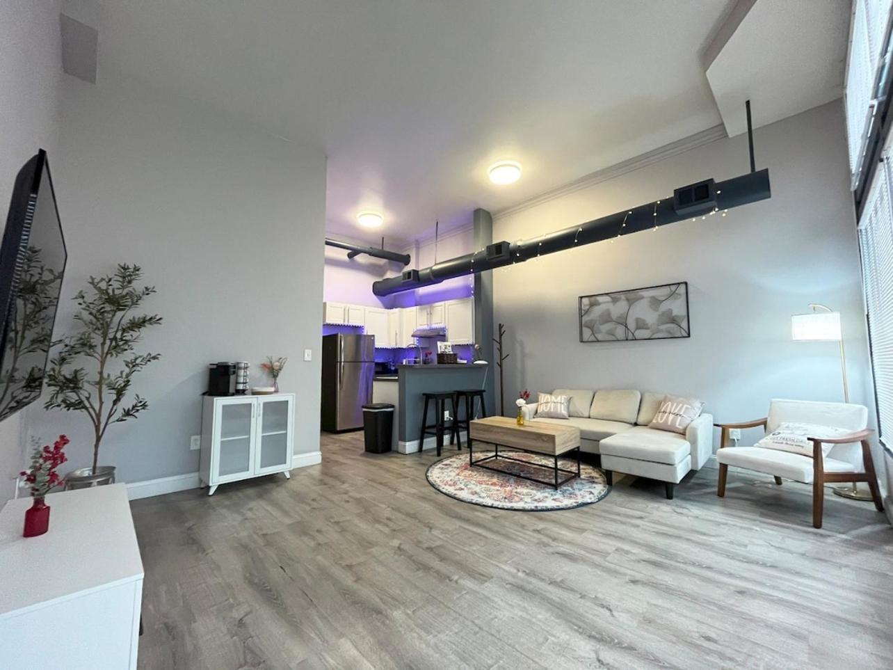 Apartamento Local Modern Getaway - Ground Floor Cleveland Exterior foto