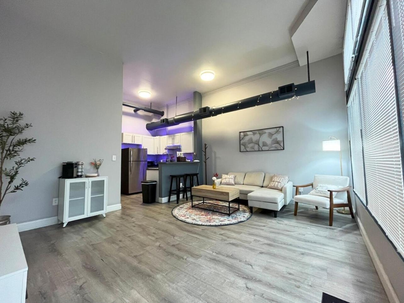 Apartamento Local Modern Getaway - Ground Floor Cleveland Exterior foto